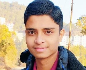 निबन्ध लेखन में बिलासपुर के ध्रुव शर्मा ने किया पूरे हिमाचल में टॉप
