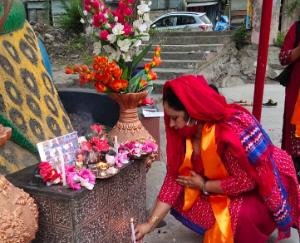 करणी सेना महिला शक्ति टीम ने 'ए मेरे वतन के लोगो' गाकर दी शहीदों को श्रद्धांजलि