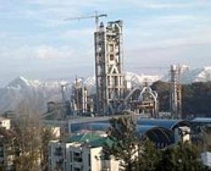 स्थानीय लोगों के लिए दिक्कत पैदा कर रही पत्थरों की ढुलाई के लिए लगाई कन्वेयर बेल्ट