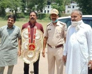 हिमाचल का नाम रौशन करने वाले पूर्व हॉकी स्टार देवेंद्र ठाकुर पुलिस विभाग से हुए सेवानिवृत