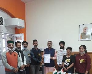 तकनीकी वि. वि में समस्याओं को लेकर बिक्रम ठाकुर से मिला विद्यार्थी परिषद 
