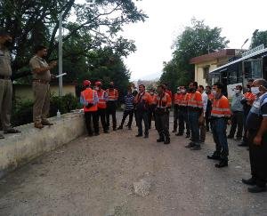 दाड़लाघाट पुलिस ने ड्रग फ्री मोबाईल ऐप के बारे में दी जानकारी