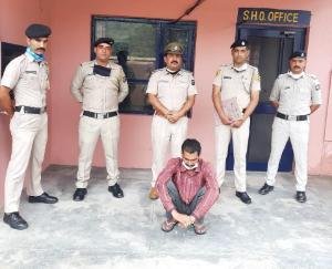 गाड़ी से तेल व अन्य सामान बेचने का आरोपी ट्रक चालक हुआ गिरफ्तार