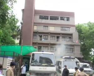अहमदाबाद के कोविड अस्पताल में आग, 8 कोरोना मरीजों की मौत, PM ने जताया दुख 
