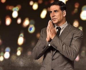 why-Akshay-kept-silent-about-Mumbais-insult-asks-shivsena