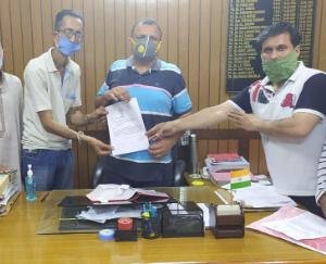 Fury-among-traders-on-shifting-the-electricity-department-subdivisional-office