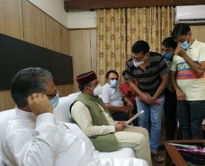 A-delegation-from-the-Federation-of-Pharmacists-met-Dr-Rajeev-Sehjal