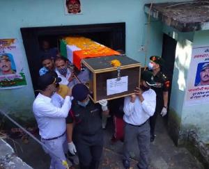 martyr-suresh-kumar-cremated-in-his-village