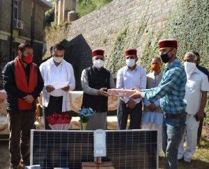 dr-saizal-distributed-30-solar-power-lights