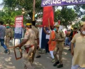 love-jihad-in-uttar-pradesh-bareilly-bjp-vhp-leaders-protest