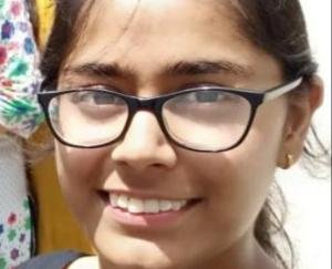 priyanka-thakur-of-darlaghat-scored-607-marks-in-neet