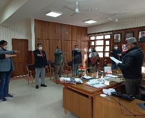 संविधान दिवस पर दिलाई गई शपथ