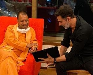 CM-YOGI-IN-MUMBAI