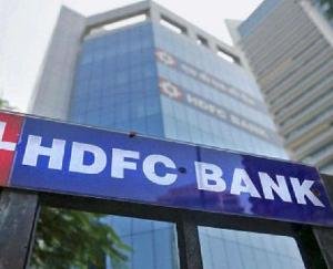 RBI-bans-HDFC-to-issue-new-credit-cards