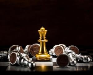 सियासी शतरंज में अब महिलाएं मोहरा होंगी और खिलाड़ी होंगे पुरुष!