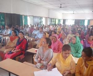 अपने बच्चों की बेहतरी के लिए अभिभावक निकाले समय