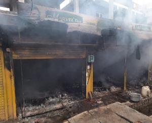 fire-in-grocery-shop-in-kunihar