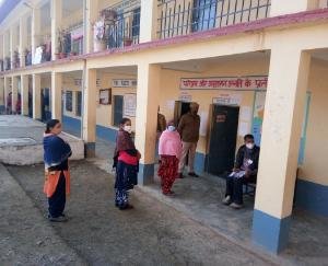 polling-for-Panchayati-Raj-institutions-in-Kunihar-development-block-in-first-phase