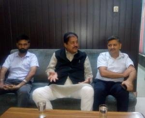 हिमाचल सरकार द्वारा चलाए जा रहे जनमंच कार्यक्रम मात्र दिखावा