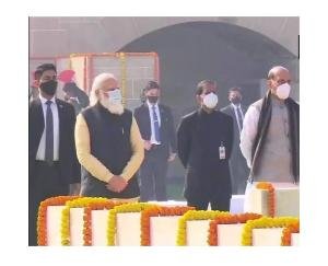 President Ramnath Kovind and Prime Minister Modi  remember Bapu