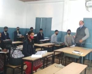 schools-open-in-darlaghat-after-10-months