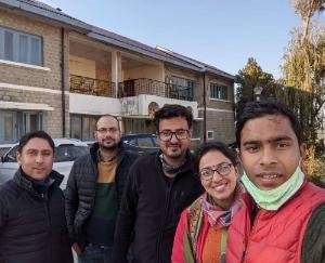 सरकाघाट पशु चिकत्सको ने ऑपरेशन कर बचाई गाय की जान