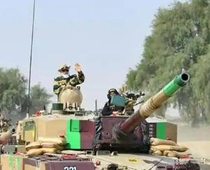 Prime Minister Modi handed over the key to the Arjun Tank, the unmistakable target of the army