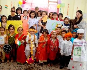 फैंसी ड्रैस में वंशिका,अनविका ने झटका पहला 