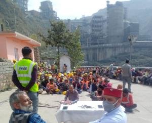 लाल झंडा सीमेंट प्लांट वर्कर्स यूनियन बागा में आम सभा का आयोजन