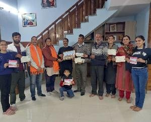 राष्ट्रीय स्वयंसेवक संघ व विश्व हिंदू परिषद द्वारा राम मंदिर निर्माण के लिए हर घर से लिया जा रहा चंदा 