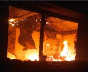 A fire broke out in a government school in Kanda village of Dharampur, 2 rooms were set ablaze