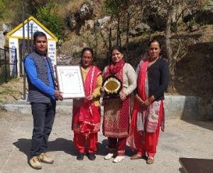 Government Primary School, Davaru got the honor of excellent school management committee