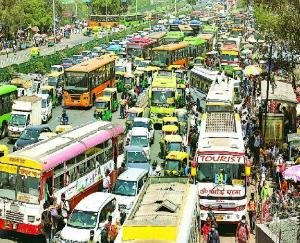 Crowds gathered at Anand Vihar and Kashmiri Gate bus stand